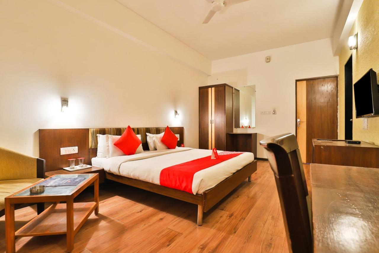 גנדהינאגר Hotel President Inn By Sky Stays מראה חיצוני תמונה