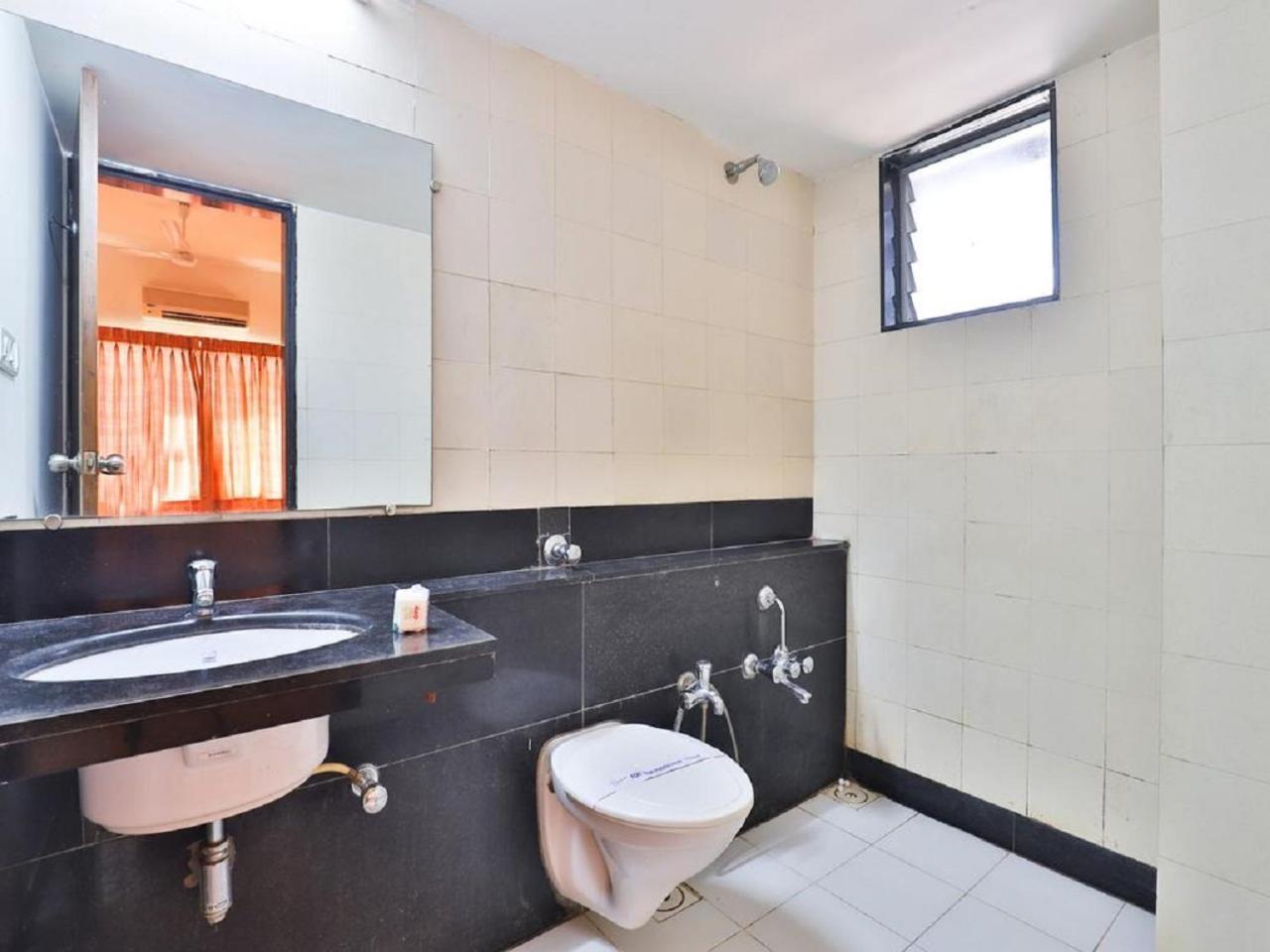 גנדהינאגר Hotel President Inn By Sky Stays מראה חיצוני תמונה